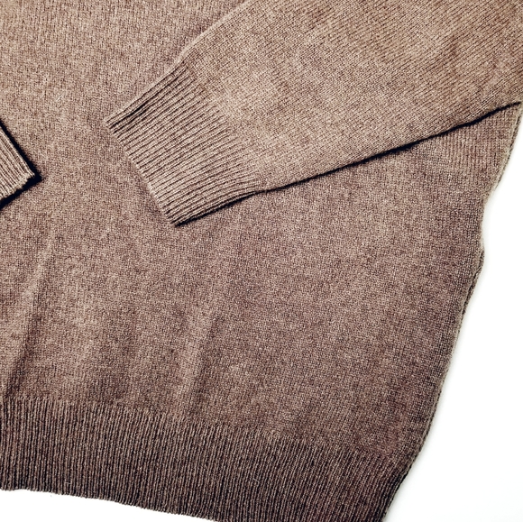 Urban Culture Wool Blend V-Neck Sweater M NWT - Picture 3 of 8